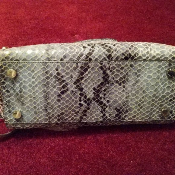 🥂🍾2X HOST PICK!! 🎊 Michael Kors Snakeskin Blue Bag - Picture 4 of 4